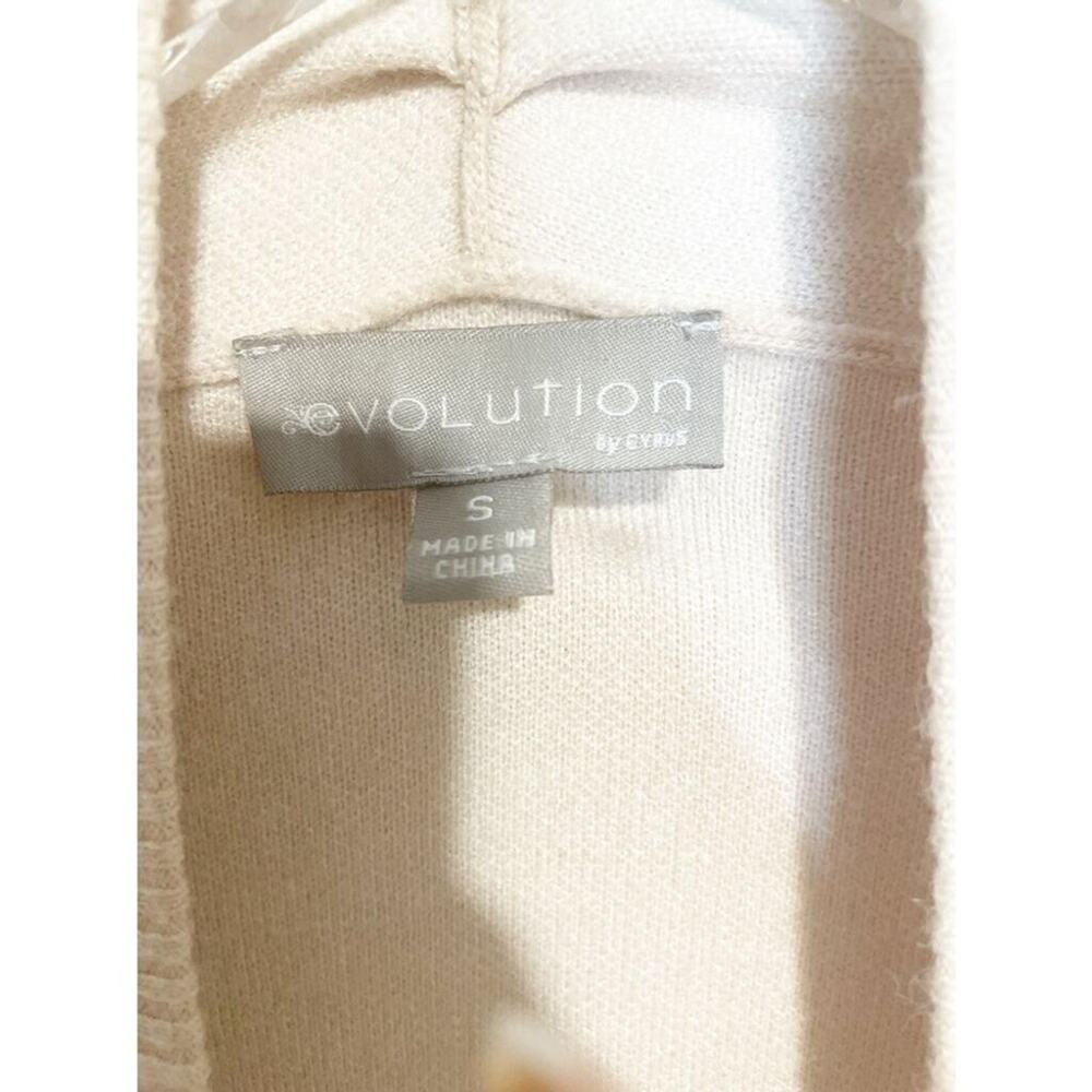 EVOLUTION BY CYRUS Aileen Graphic Print Cardigan - Picture 7 of 7